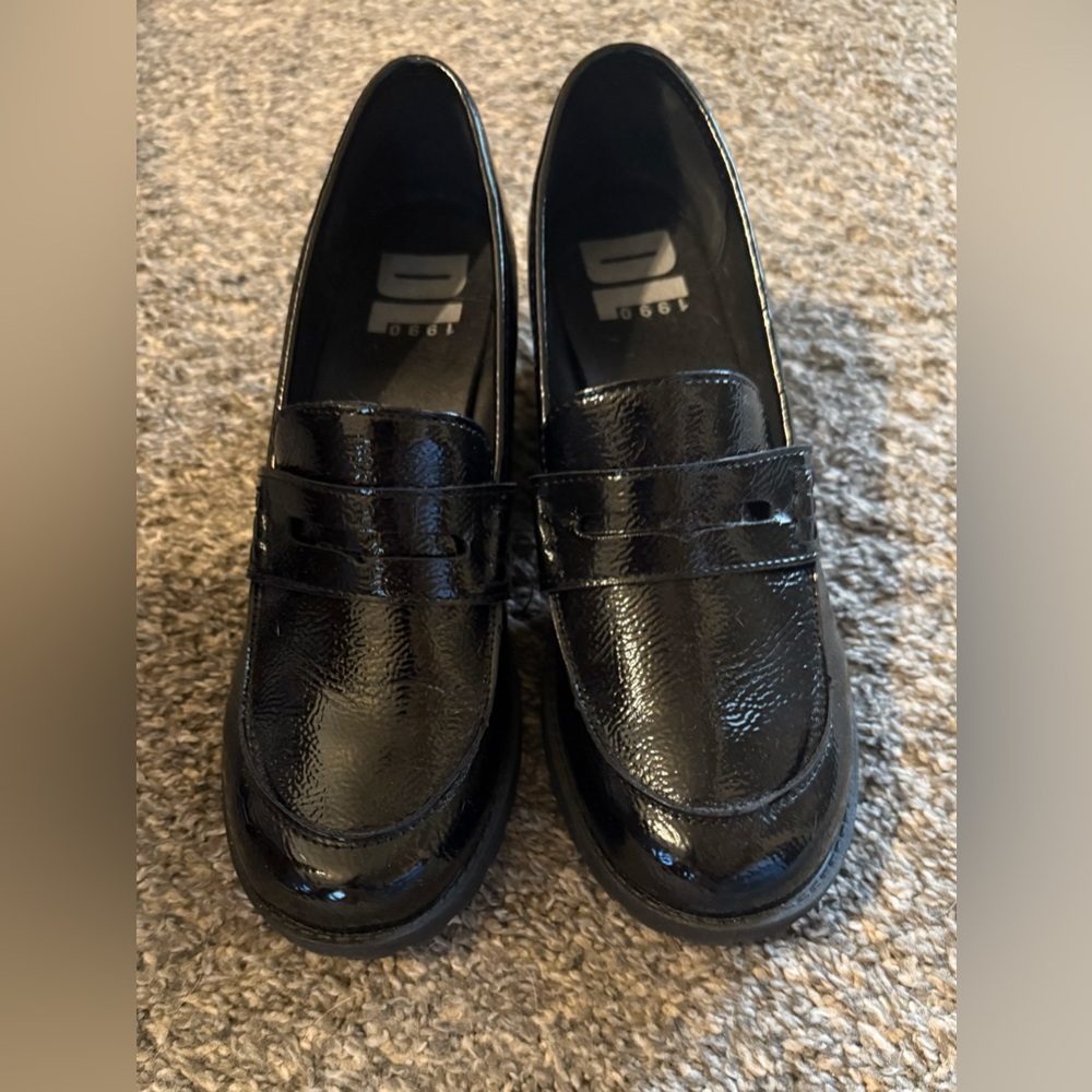 Women’s Black heeled loafers